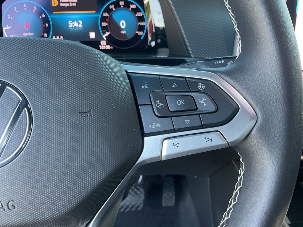 Used 2025 Volkswagen Atlas Cross Sport SEL AWD/4WD image 15