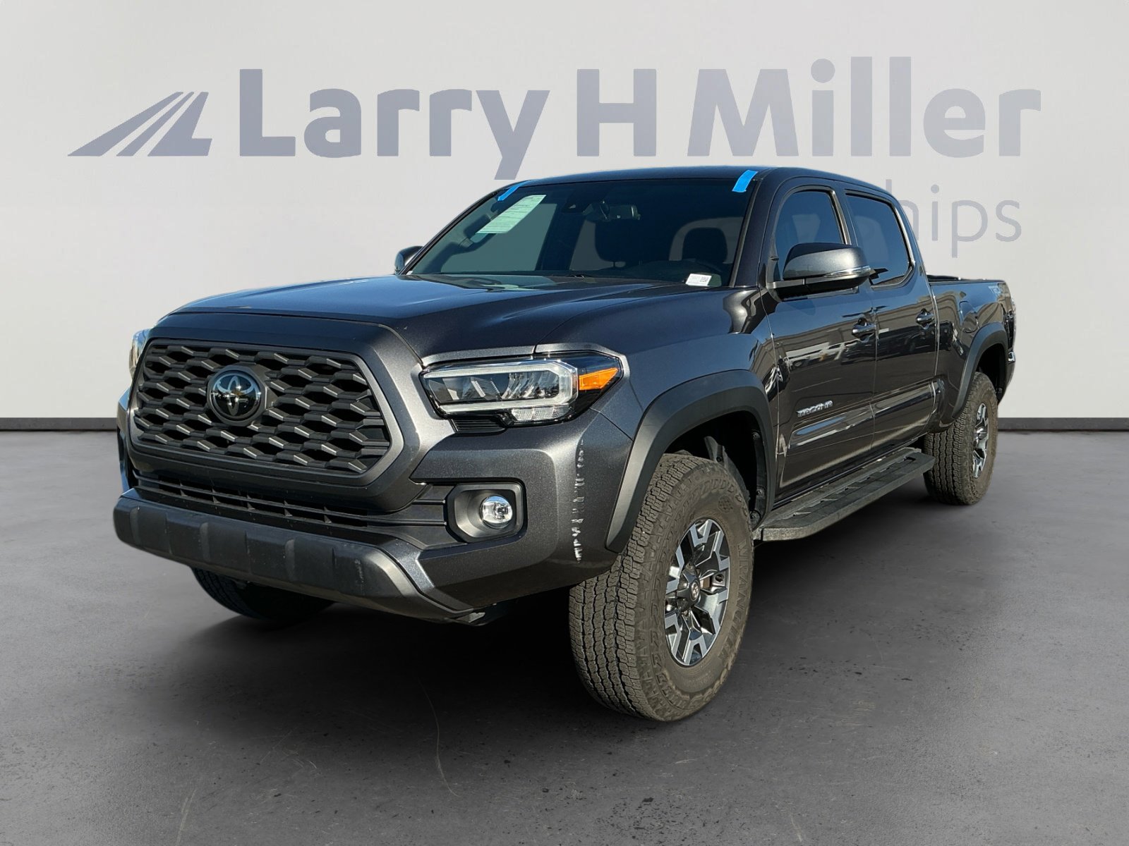 Used 2023 Toyota Tacoma TRD Off-Road image 1
