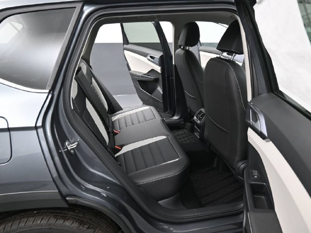 New 2026 Volkswagen Taos SEL AWD/4WD image 13