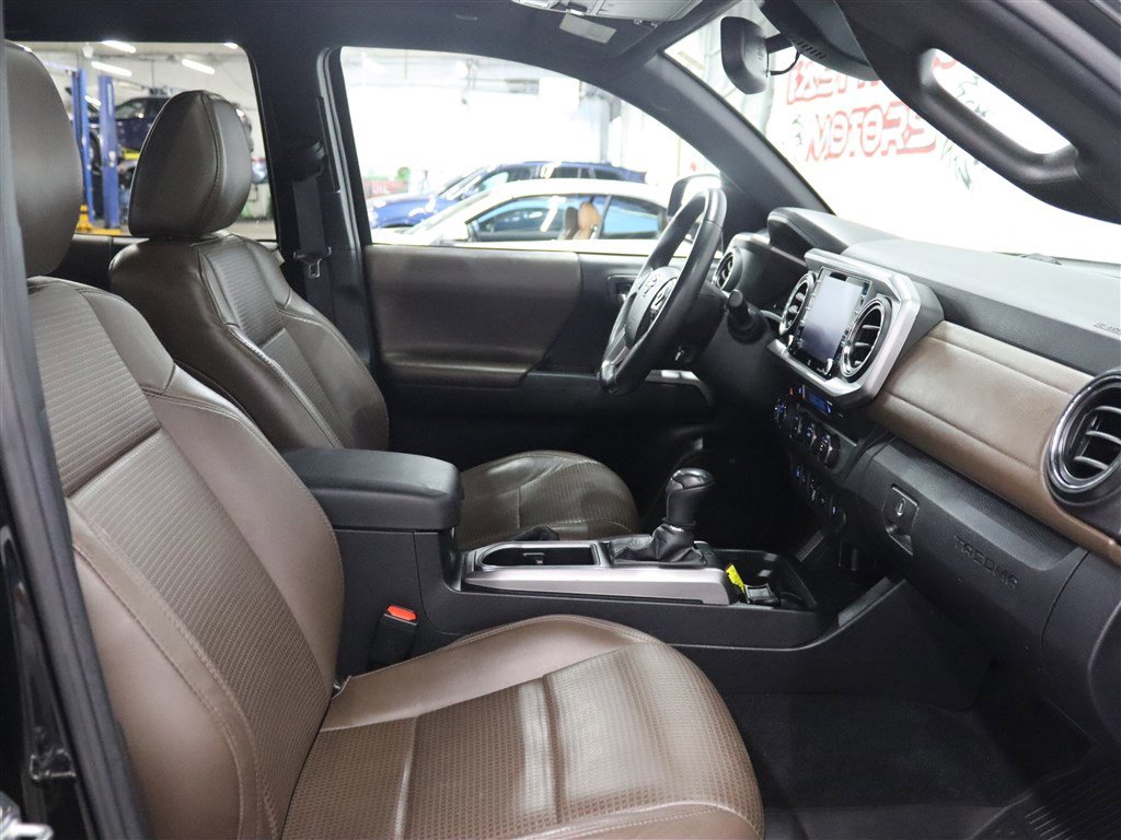 Used 2021 Toyota Tacoma Limited AWD/4WD image 26