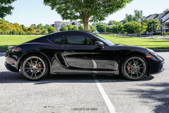 Used 2017 Porsche 718 Cayman RWD image 9