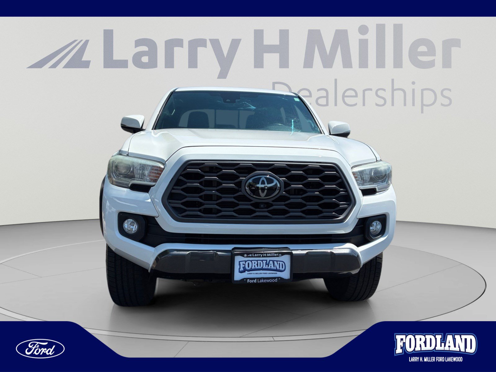 Used 2020 Toyota Tacoma TRD Off-Road w/ TRD Premium Off Road Package AWD/4WD image 8
