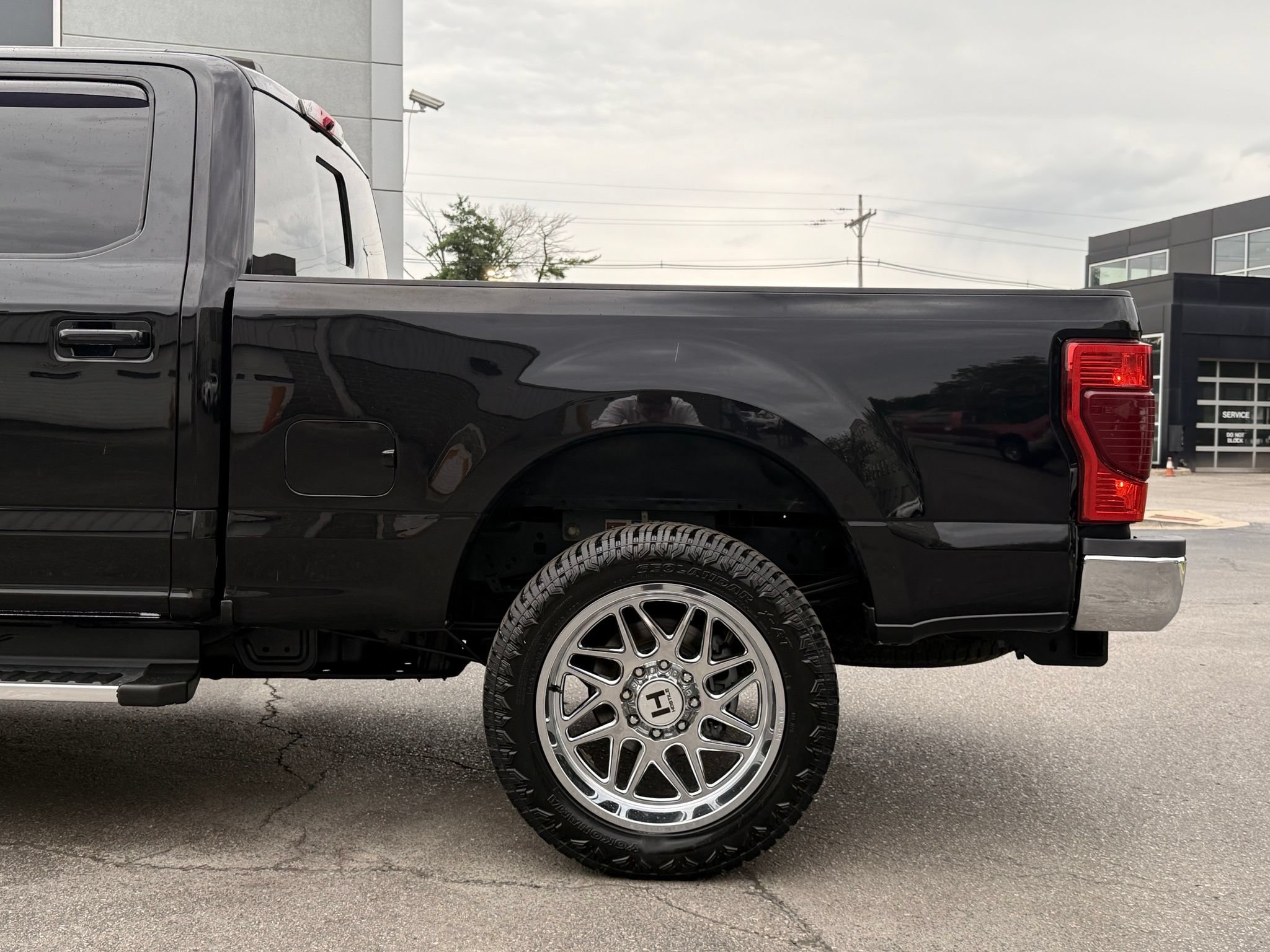 Used 2022 Ford F250 Lariat w/ Lariat Ultimate Package AWD/4WD image 13