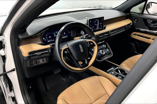 Used 2021 Lincoln Corsair Reserve w/ Equipment Group 201A image 15