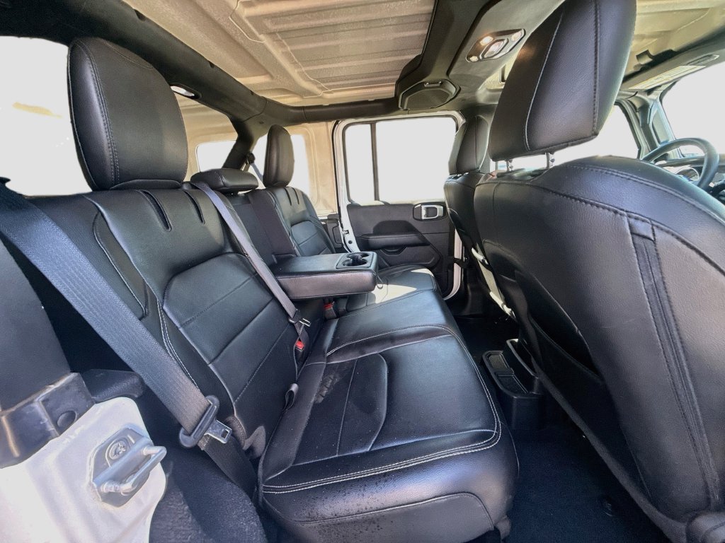 Used 2023 Jeep Wrangler Unlimited Sahara AWD/4WD image 31