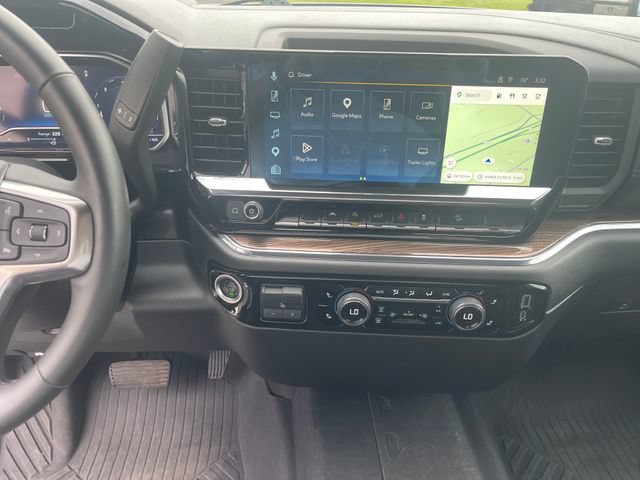 Used 2024 Chevrolet Silverado 1500 RST AWD/4WD image 18