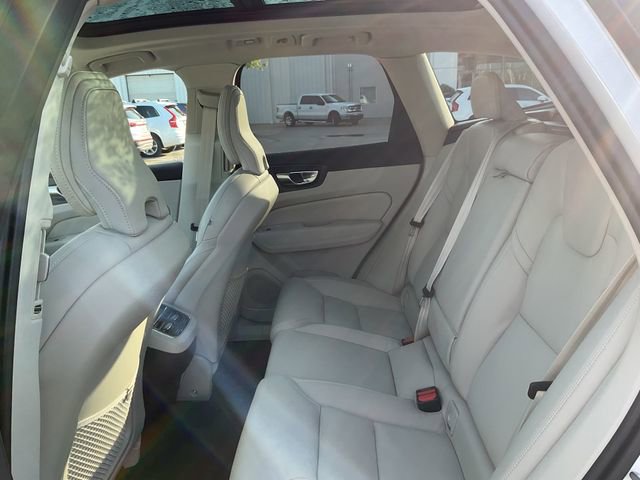 New 2026 Volvo XC60 B5 Ultra w/ Protection Package Premier AWD/4WD image 16