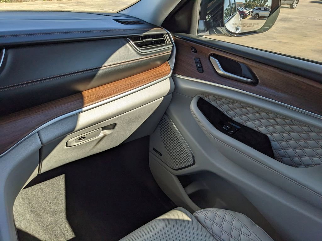 Used 2022 Jeep Grand Cherokee Summit w/ Luxury Tech Group V image 20