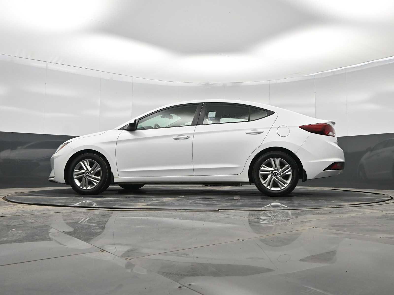 Used 2020 Hyundai Elantra SEL image 32
