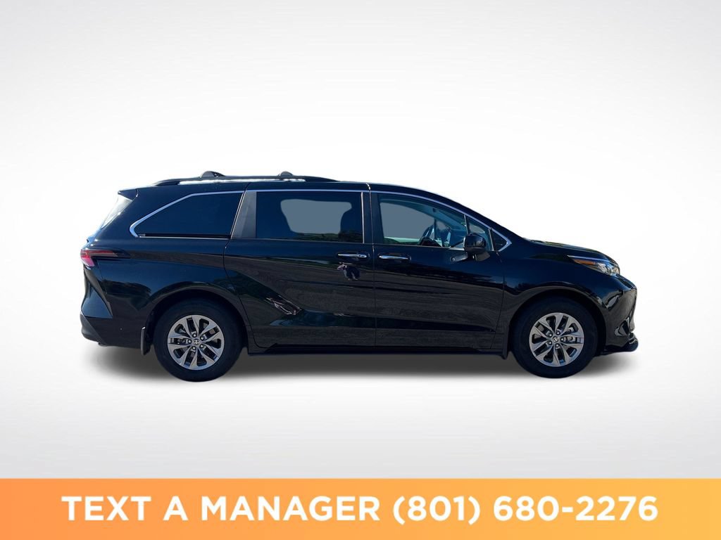 Used 2025 Toyota Sienna XLE w/ XLE Plus Package FWD image 6