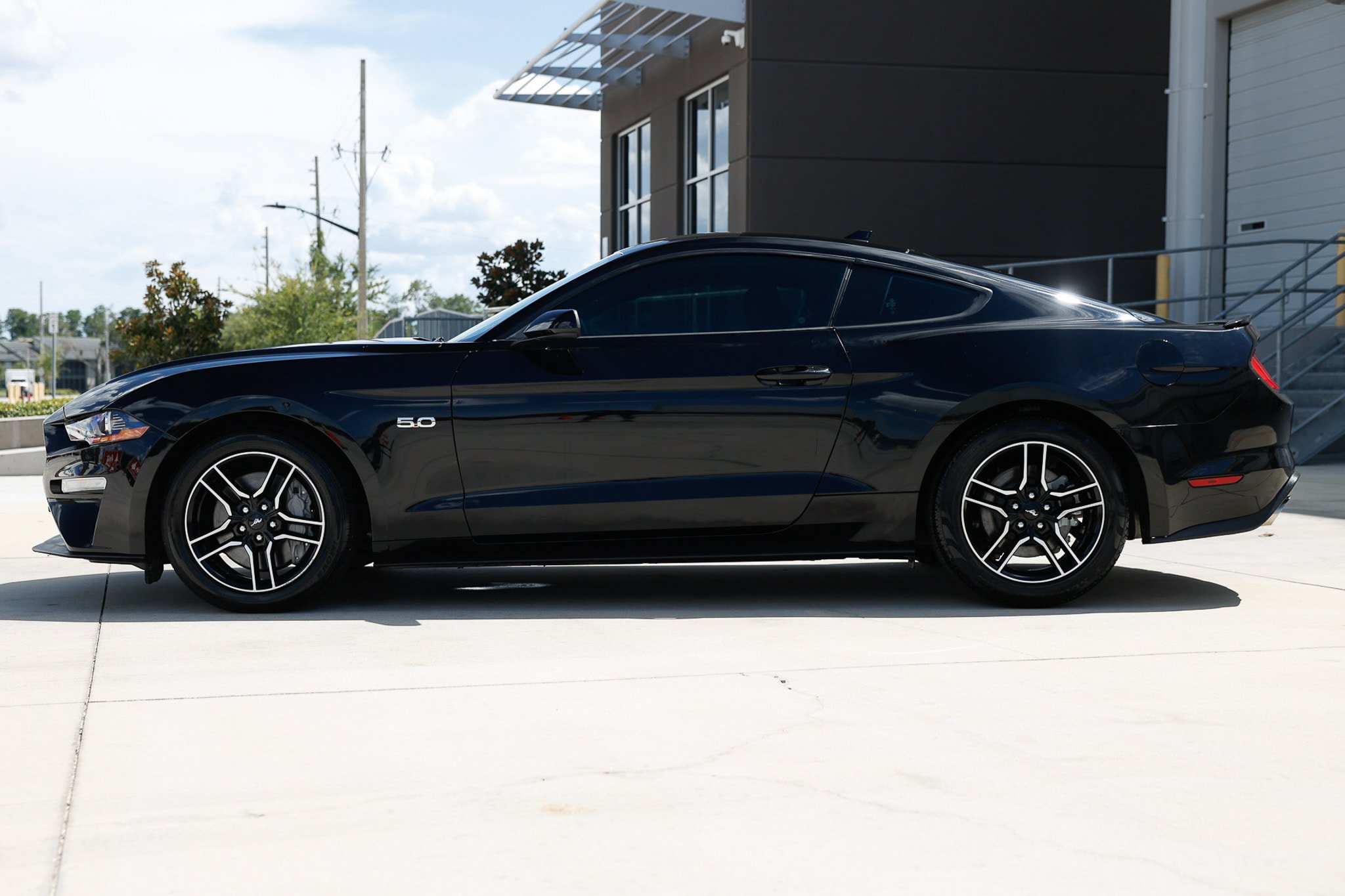 Used 2021 Ford Mustang GT w/ Equipment Group 301A RWD image 4