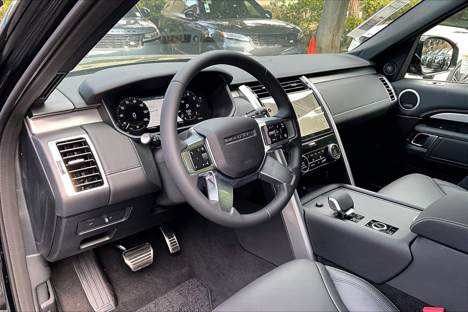 New 2026 Land Rover Discovery Limited Edition AWD/4WD image 4