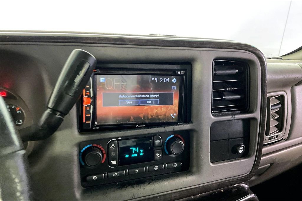 Used 2003 GMC Yukon XL Denali image 23