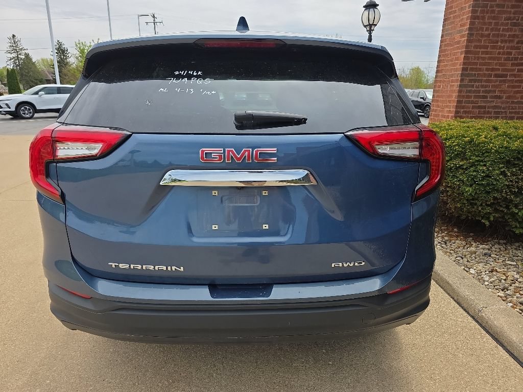 Used 2024 GMC Terrain SLE AWD/4WD image 6