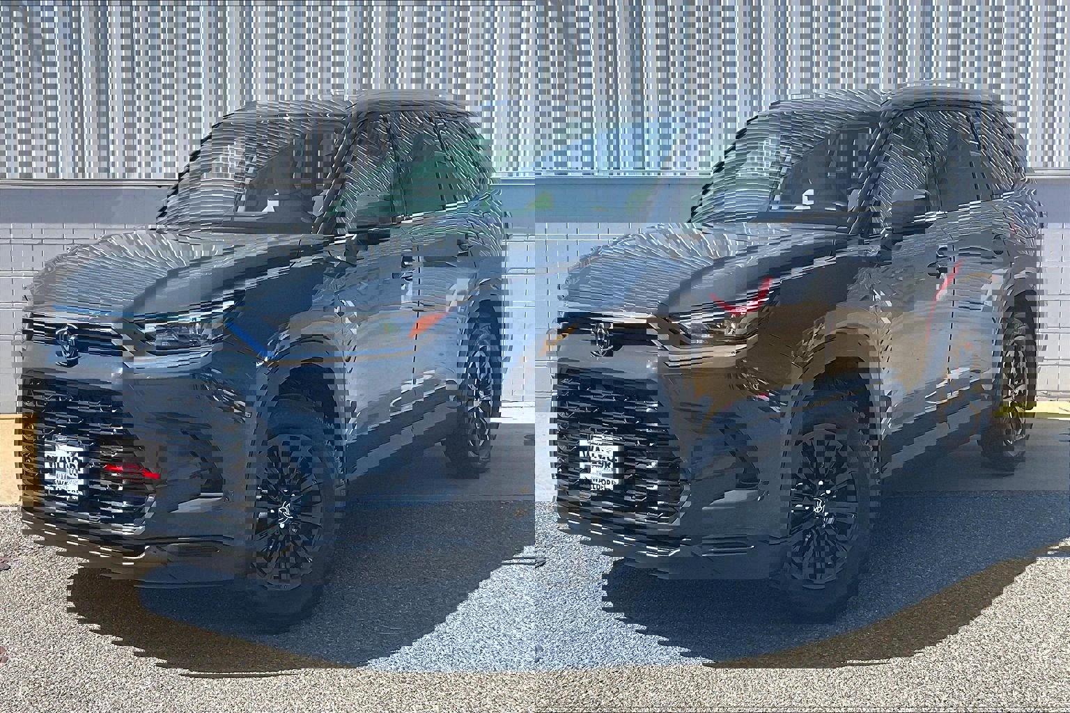 Used 2024 Toyota Grand Highlander XLE image 2