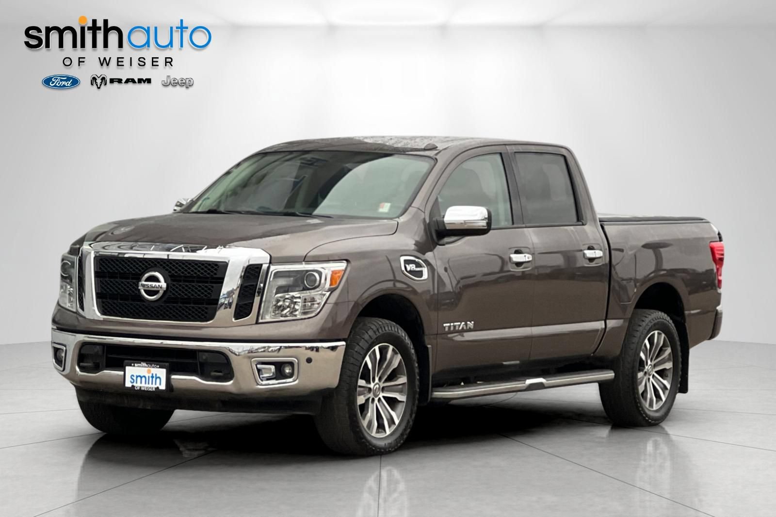 Used 2017 Nissan Titan SL AWD/4WD image 9