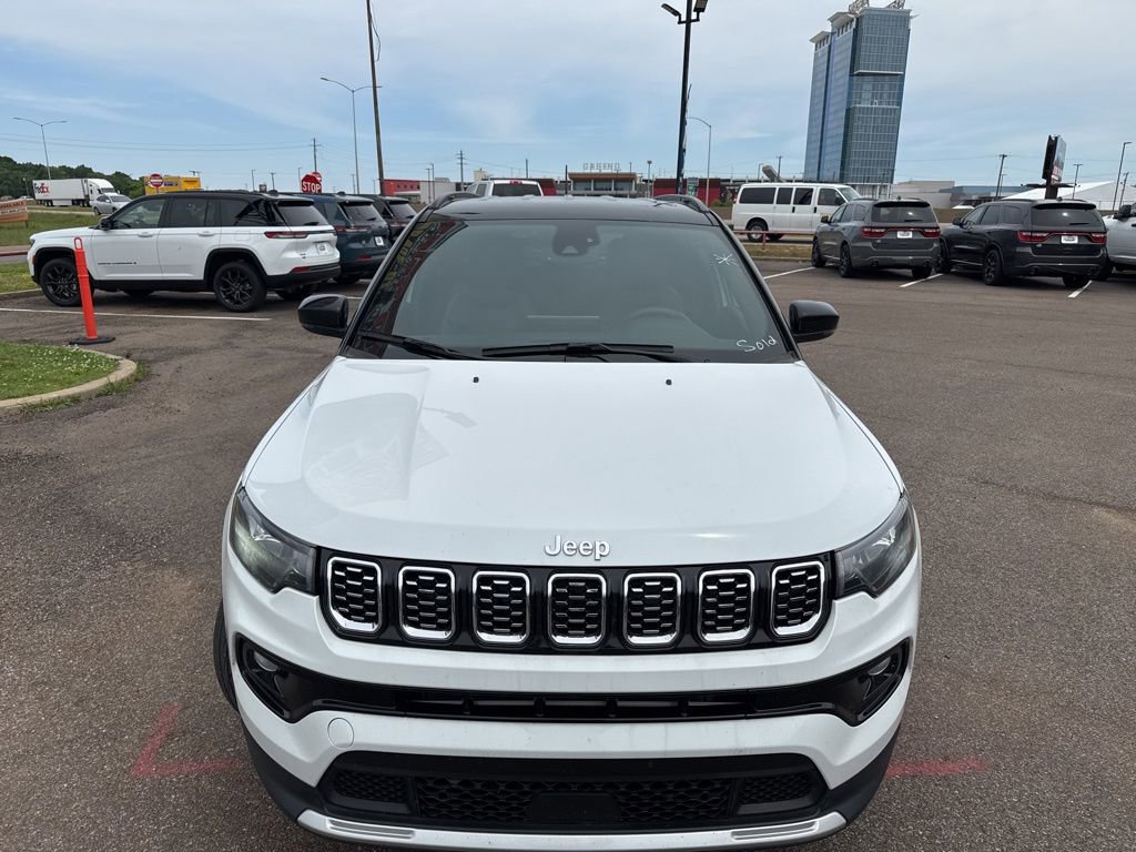 Used 2025 Jeep Compass Limited AWD/4WD image 11