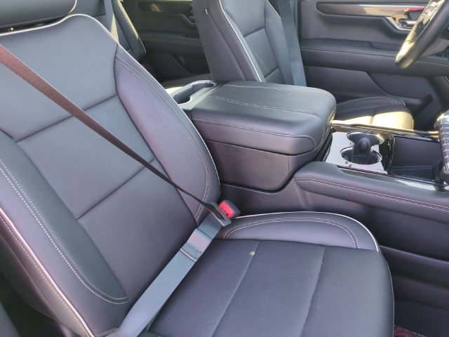 Used 2025 GMC Yukon Elevation w/ Technology Package AWD/4WD image 32
