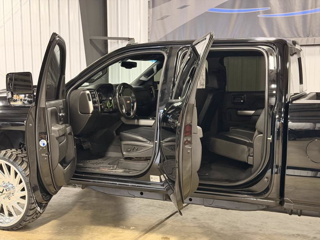 Used 2019 Chevrolet Silverado 2500 LTZ w/ Duramax Plus Package AWD/4WD image 19