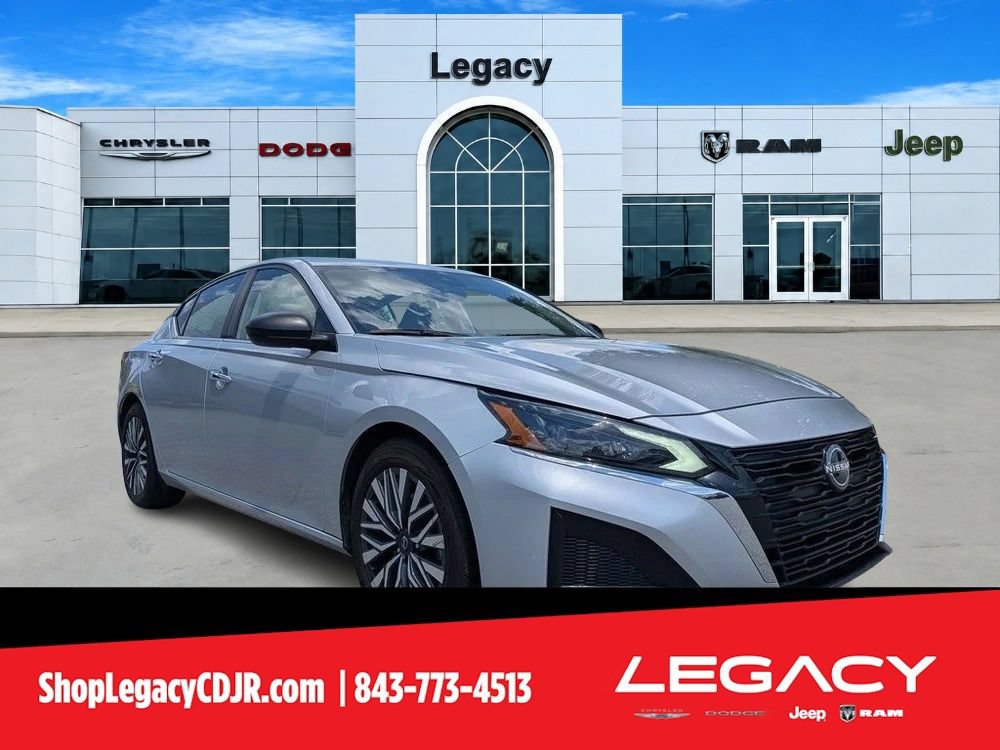 Used 2024 Nissan Altima 2.5 SV