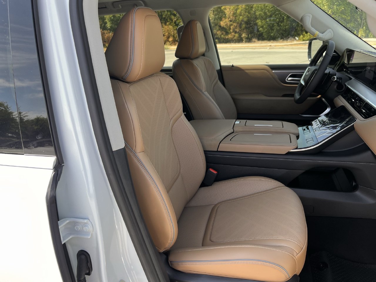New 2027 INFINITI QX80 Luxe RWD image 23
