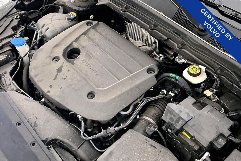 Certified 2025 Volvo XC40 B5 Plus image 43