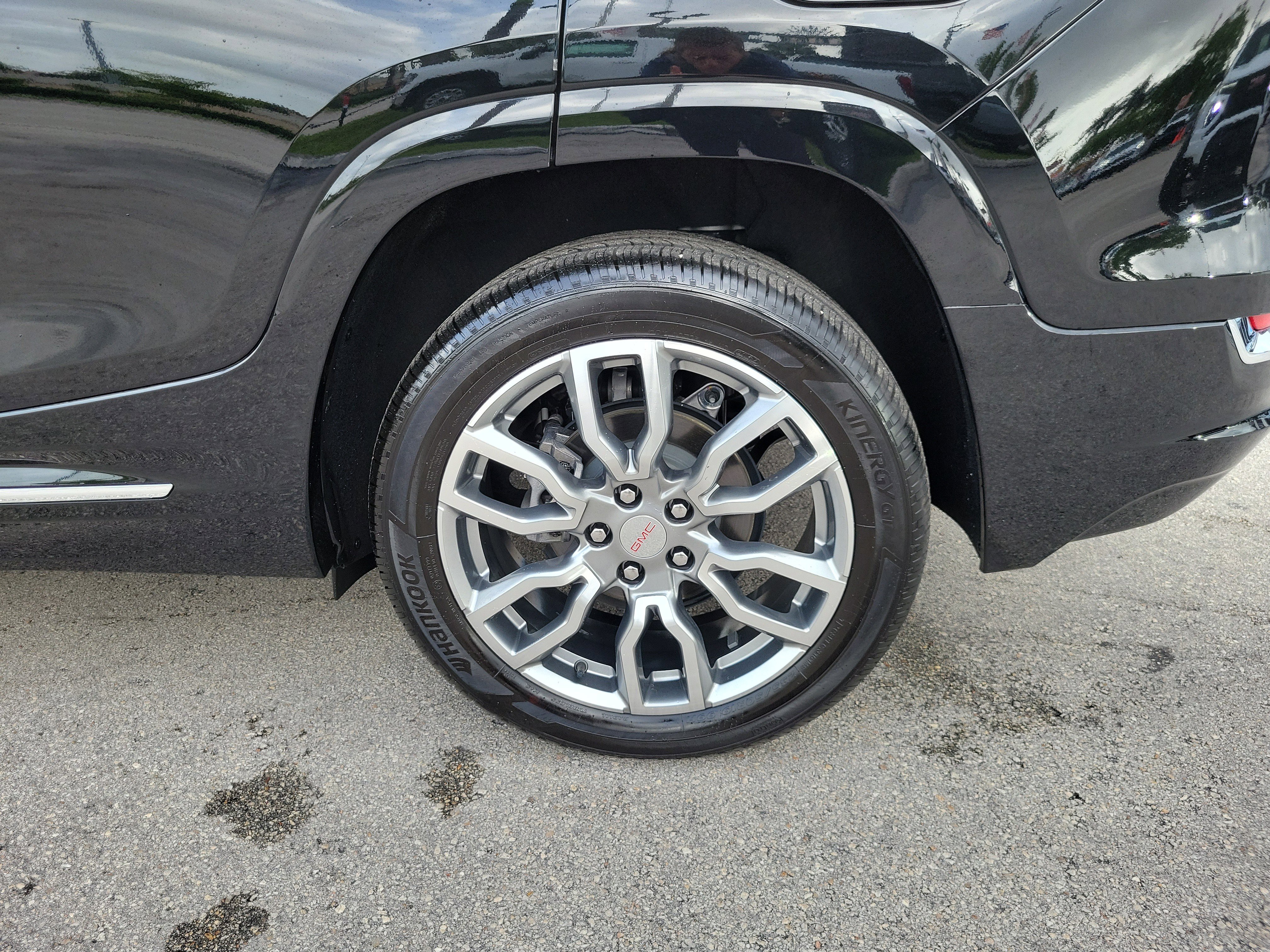 Used 2024 GMC Terrain Denali w/ Denali Premium Package image 28