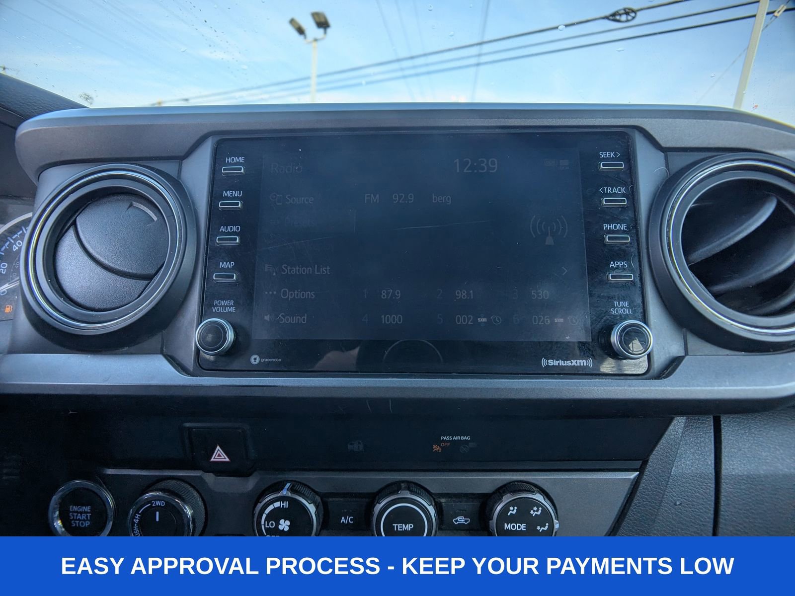 Used 2020 Toyota Tacoma TRD Off-Road w/ Technology Package image 19