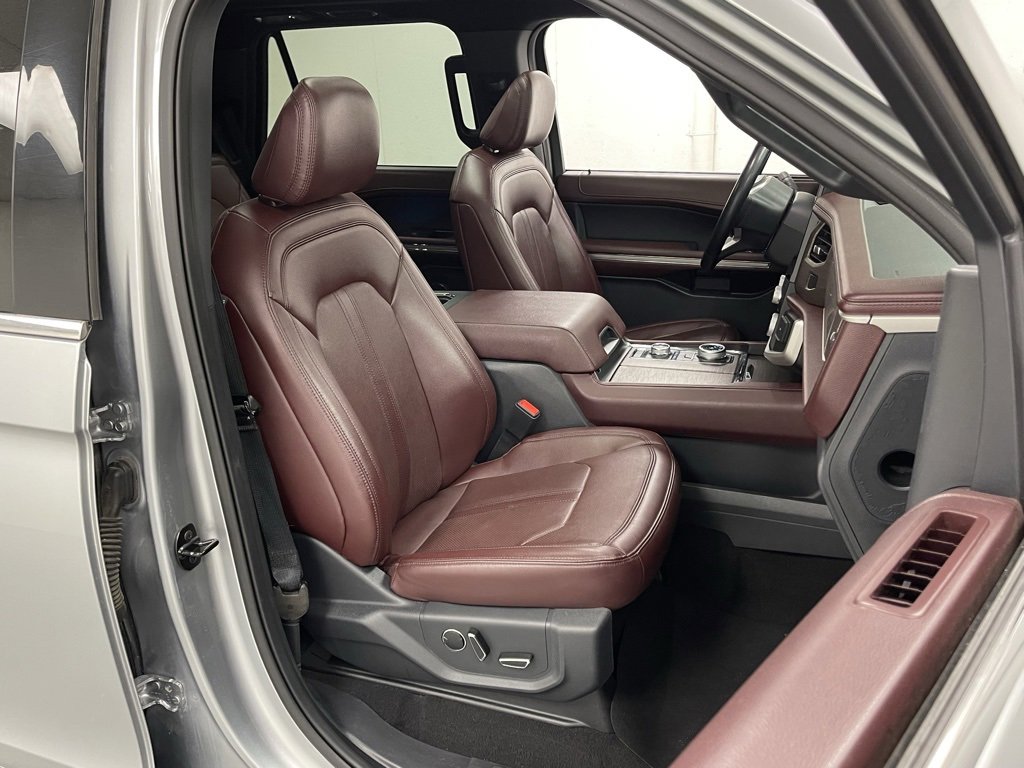 Used 2023 Ford Expedition Limited image 11