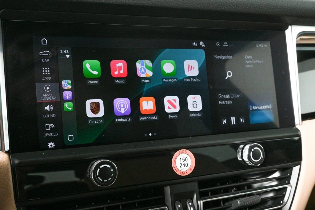 Certified 2026 Porsche Macan image 17