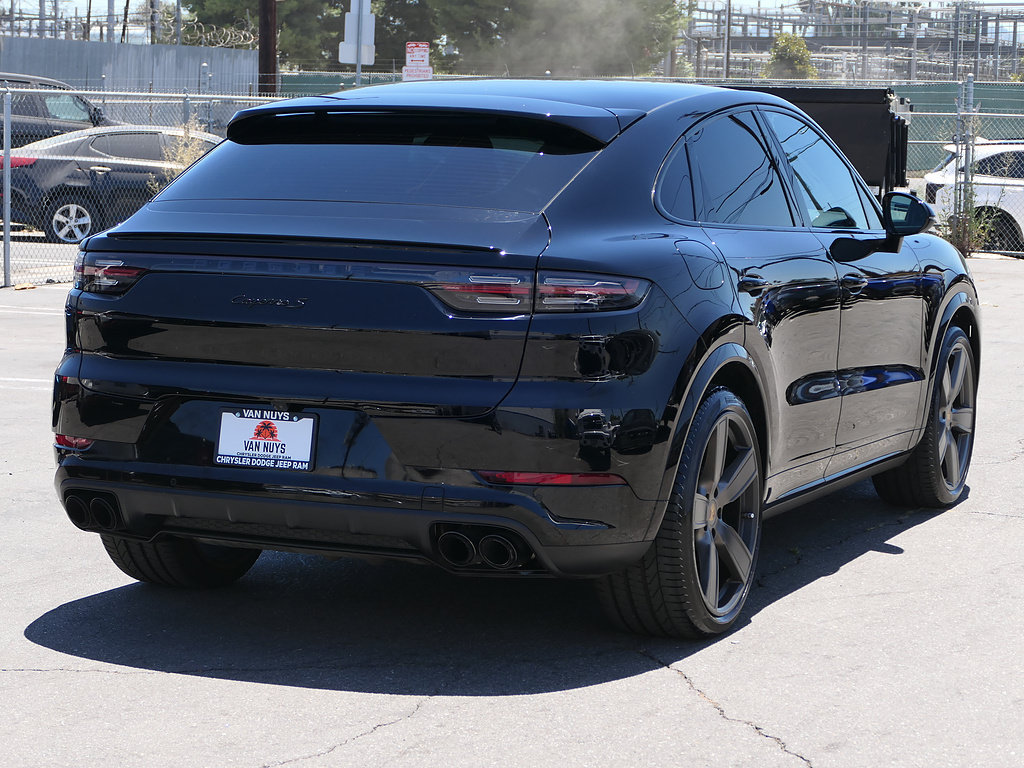 Used 2023 Porsche Cayenne S AWD/4WD image 3