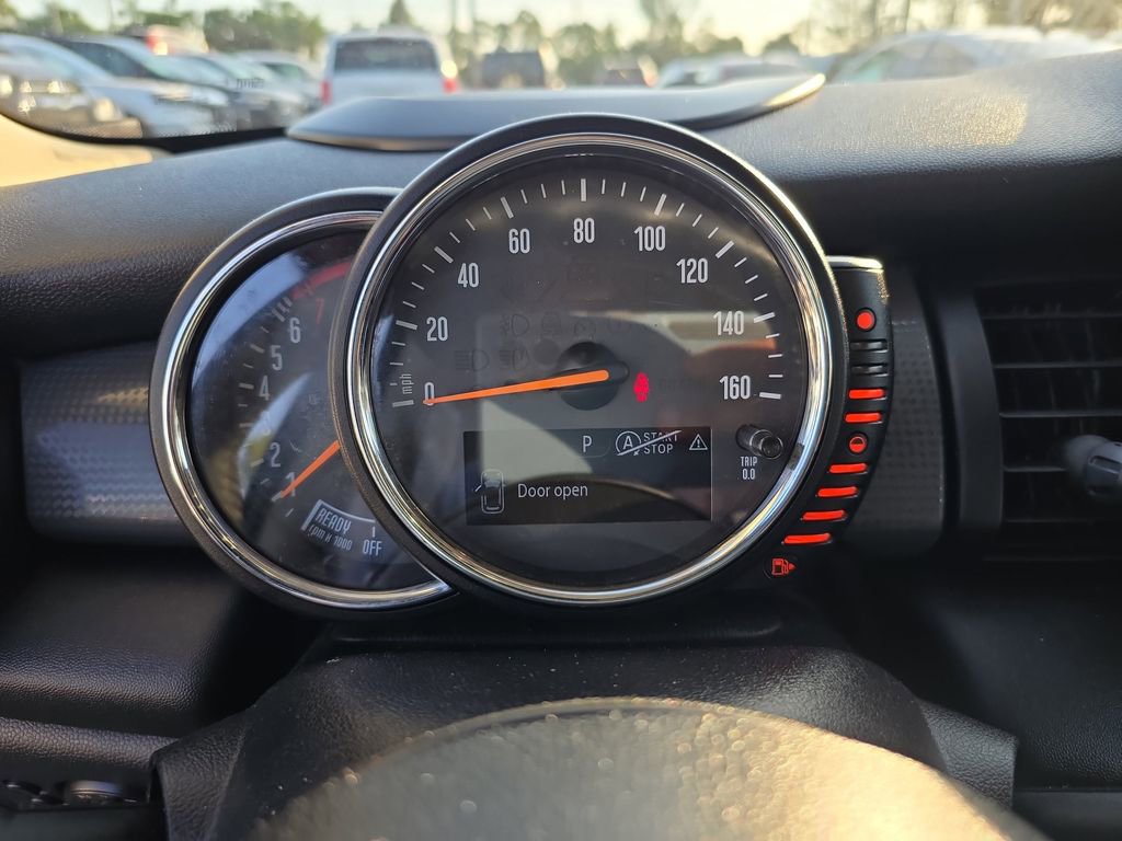 Used 2016 MINI Cooper 2-Door Hardtop image 16