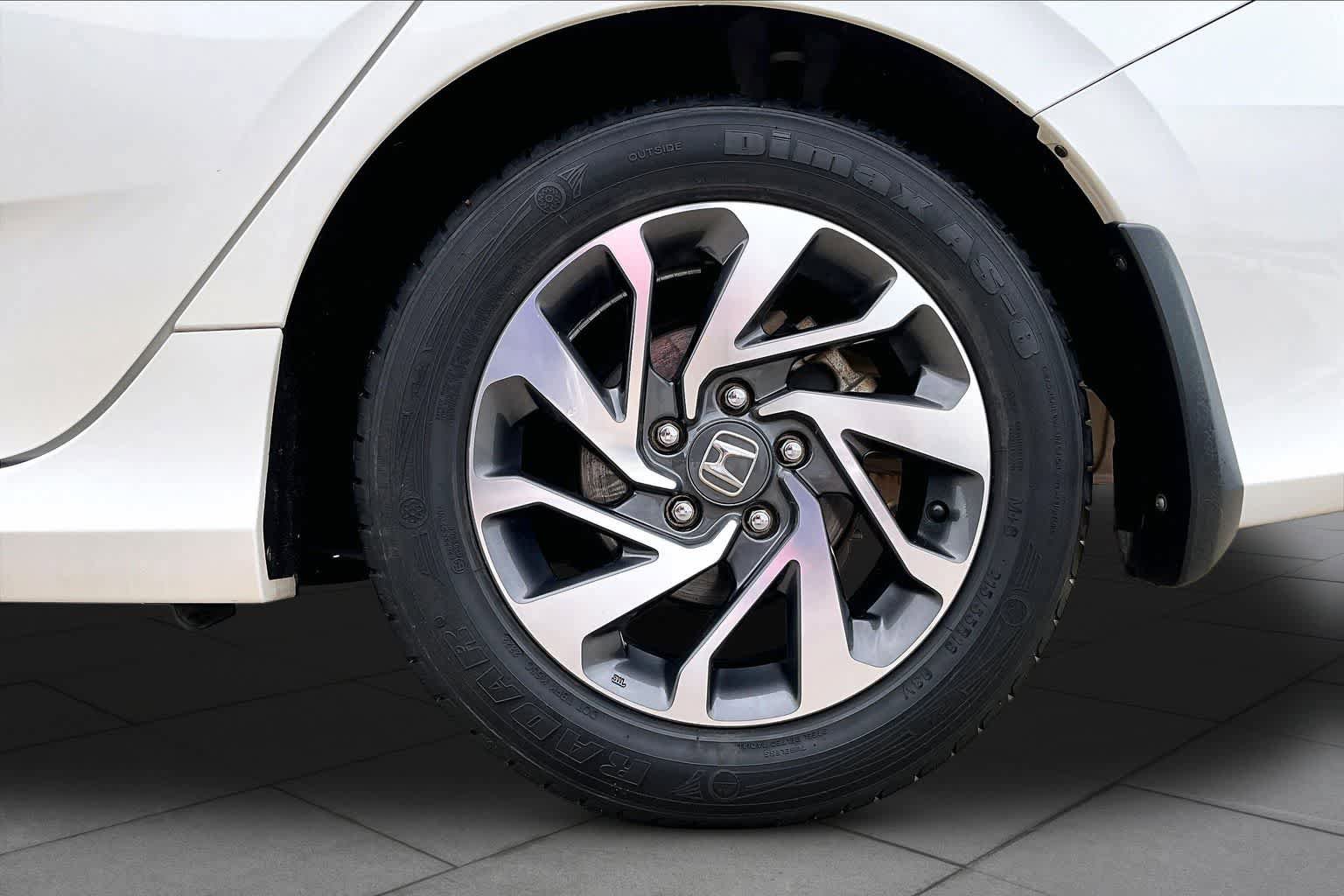 Used 2018 Honda Civic EX image 10