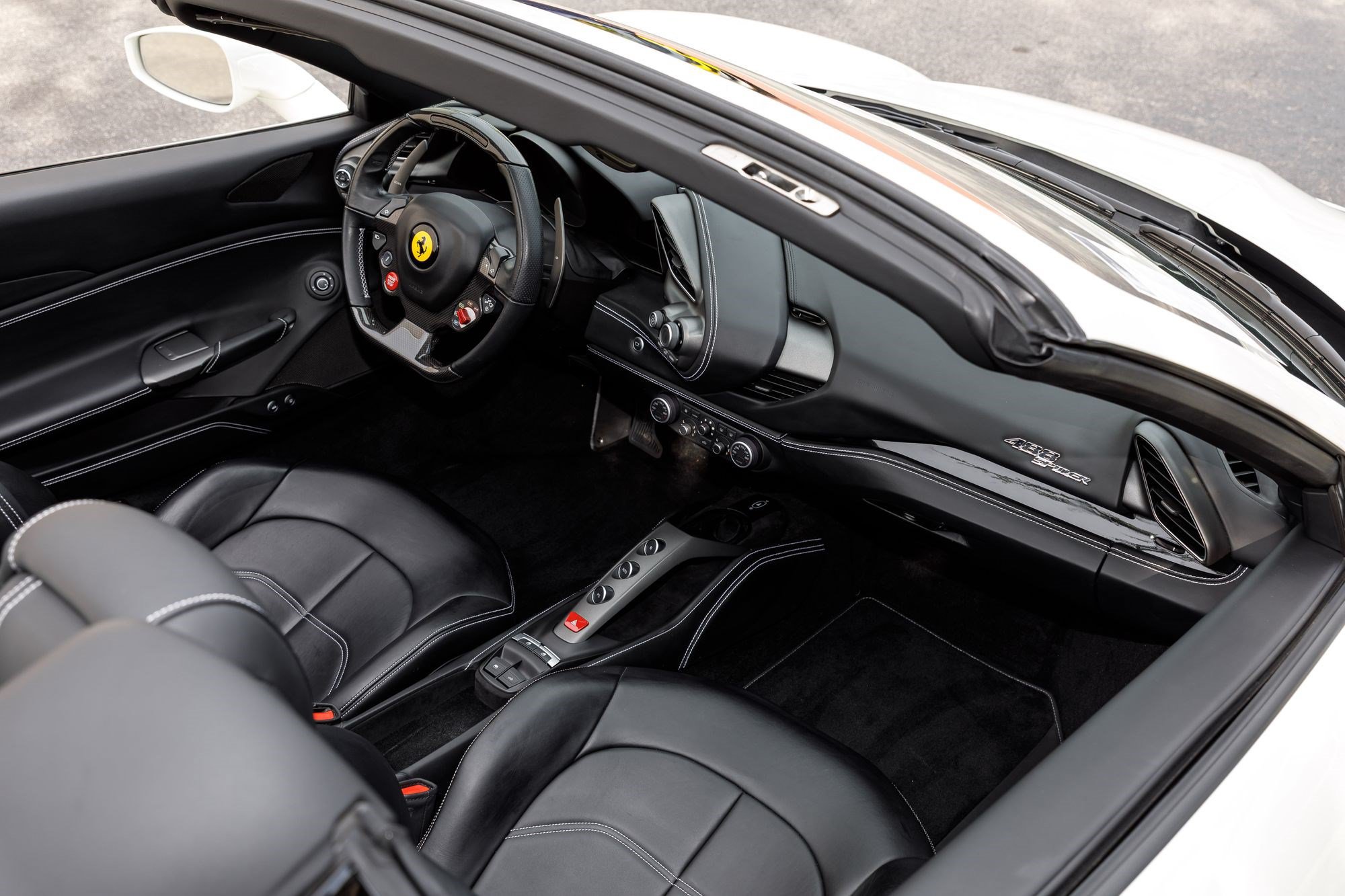 Used 2019 Ferrari 488 Spider RWD image 18
