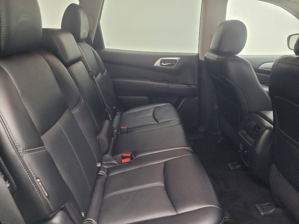 Used 2018 Nissan Pathfinder SL w/ Midnight Edition Package AWD/4WD image 19