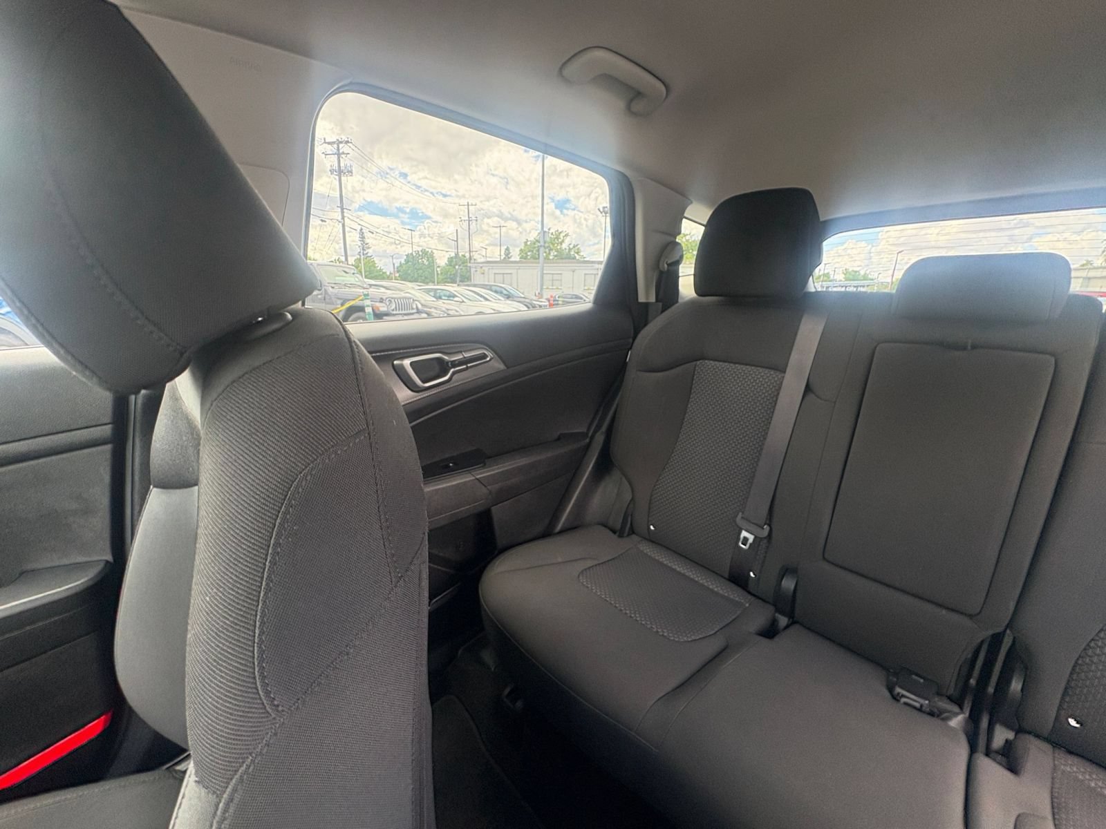Used 2025 Kia Sportage LX FWD image 38