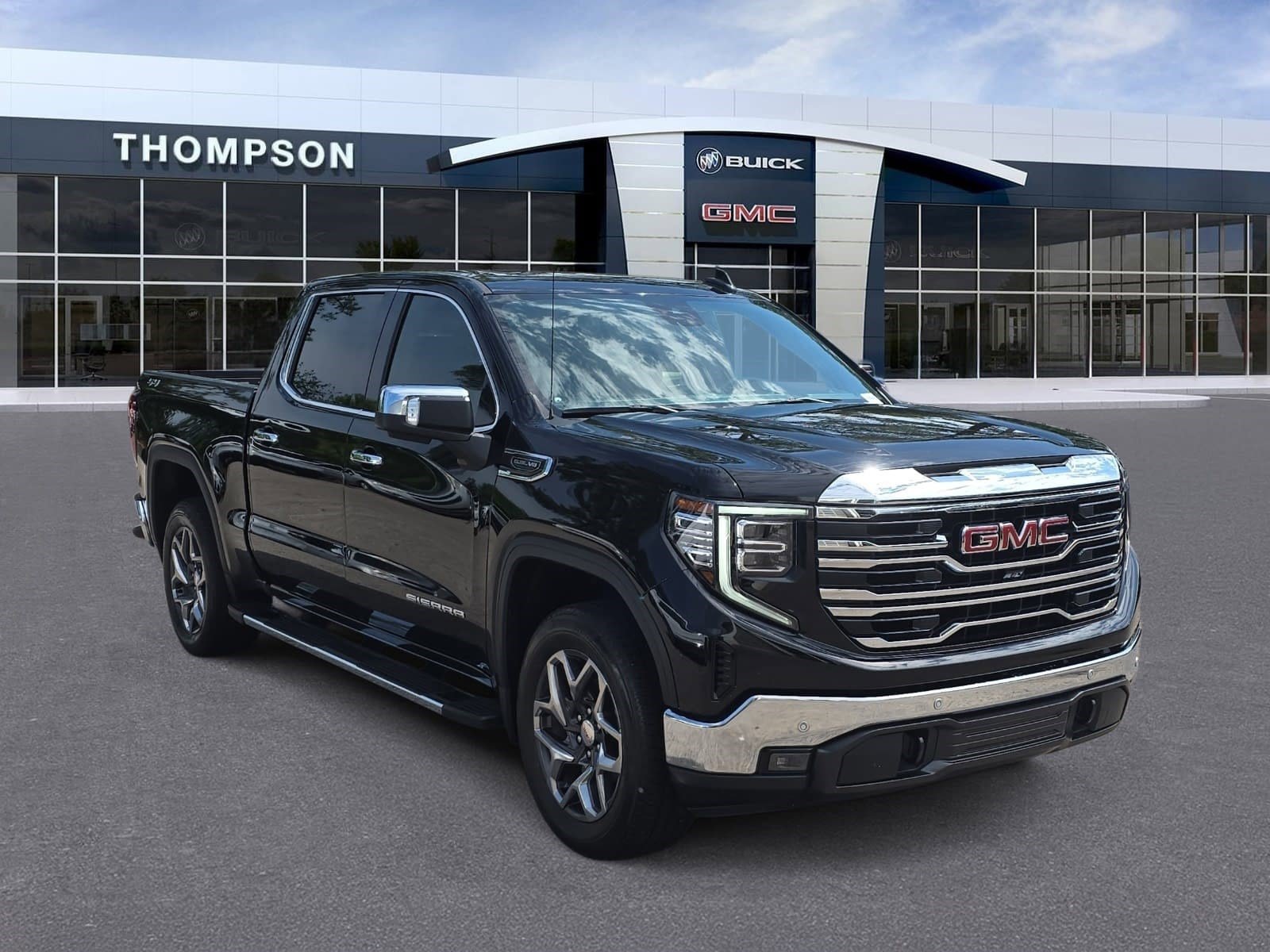 Used 2024 GMC Sierra 1500 SLT w/ SLT Premium Plus Package AWD/4WD image 1