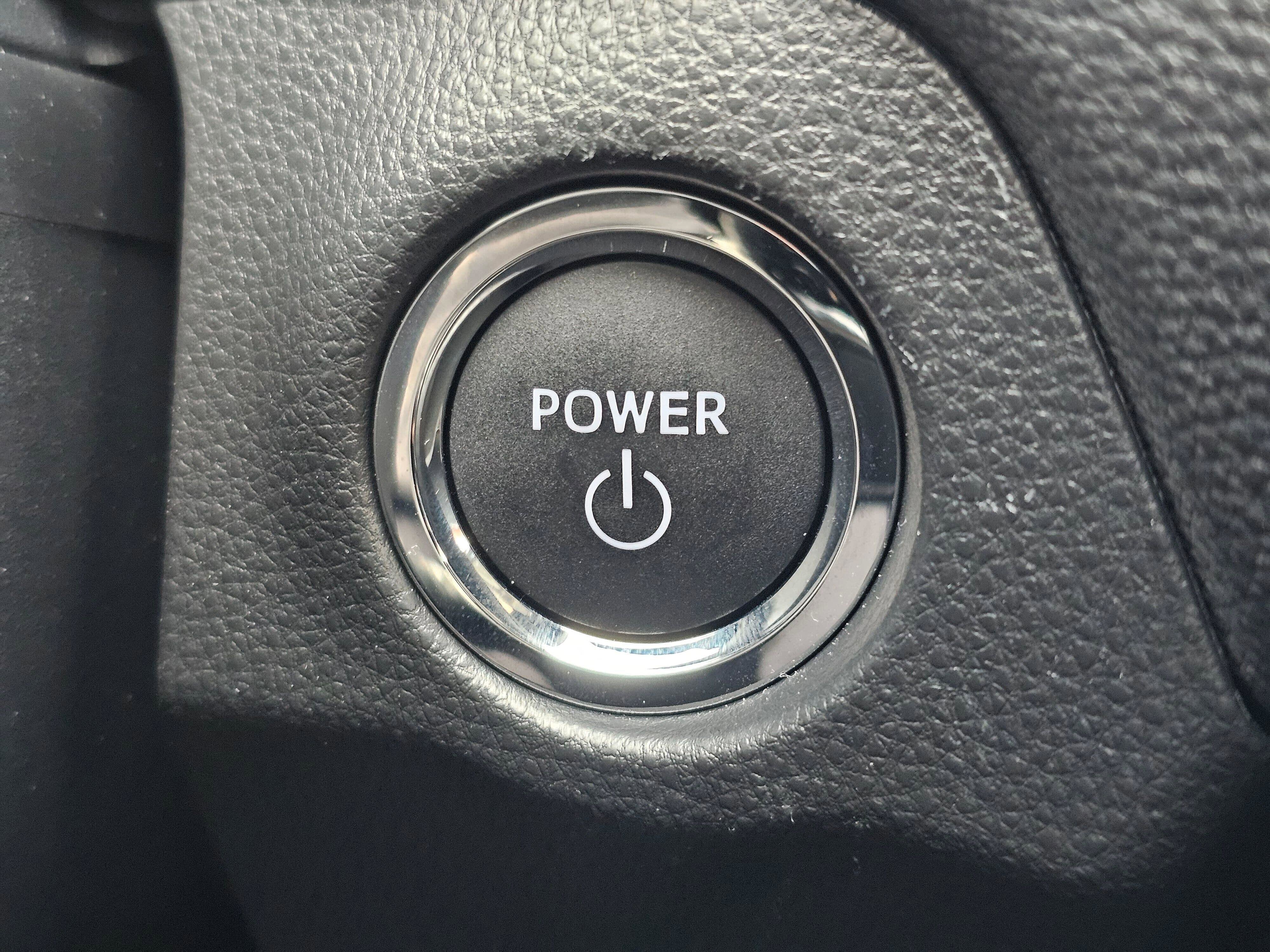 Used 2025 Toyota RAV4 XLE w/ Convenience Package image 27