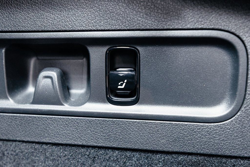 Used 2025 Mercedes-Benz GLC 43 AMG 4MATIC Coupe image 34