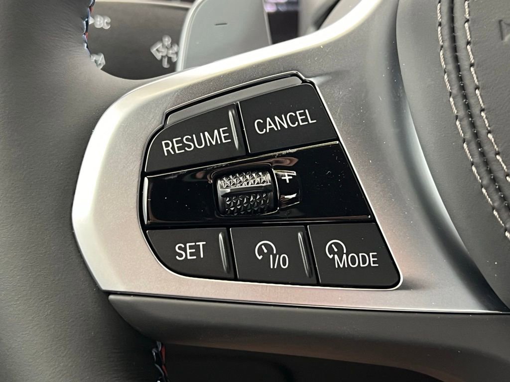 Certified 2025 BMW X7 M60i image 21