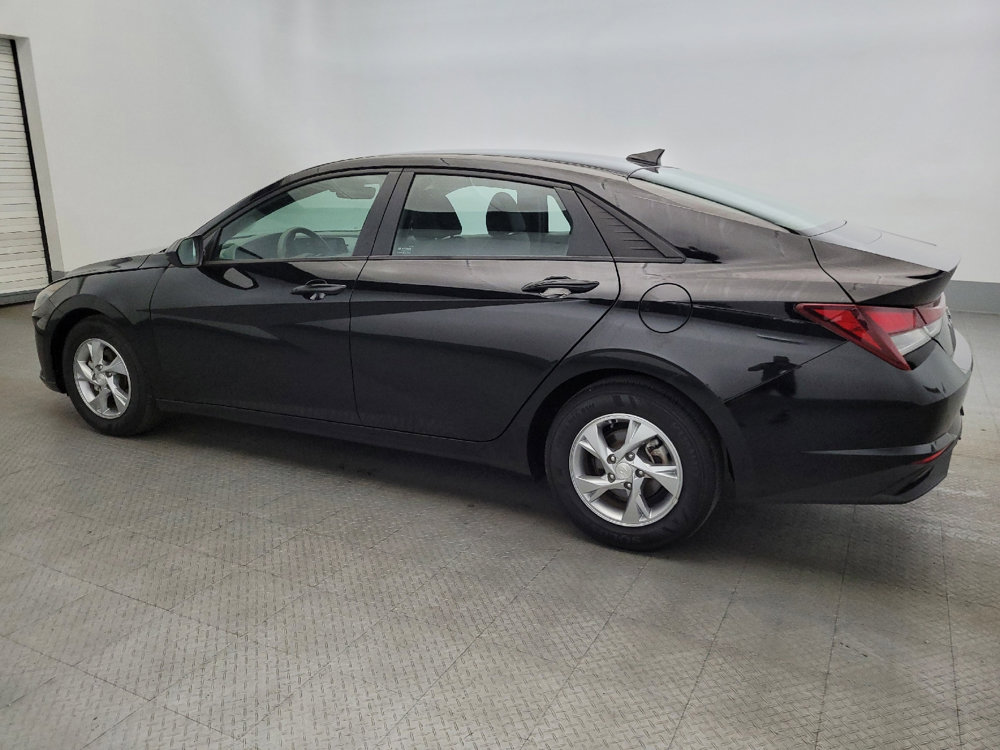Used 2022 Hyundai Elantra SE w/ Preferred Accessory Package image 3