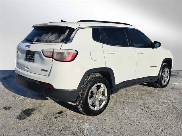 Used 2024 Jeep Compass Latitude w/ Altitude Special Edition AWD/4WD image 5