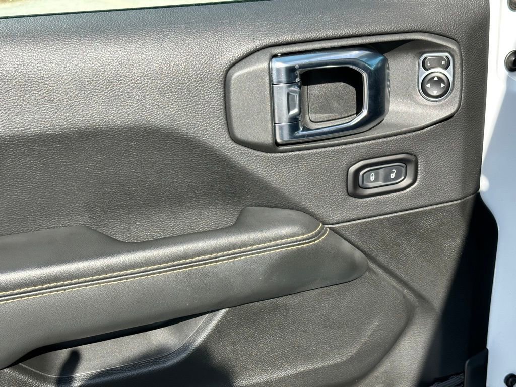 Used 2025 Jeep Wrangler Unlimited Sahara w/ Safety Group image 17