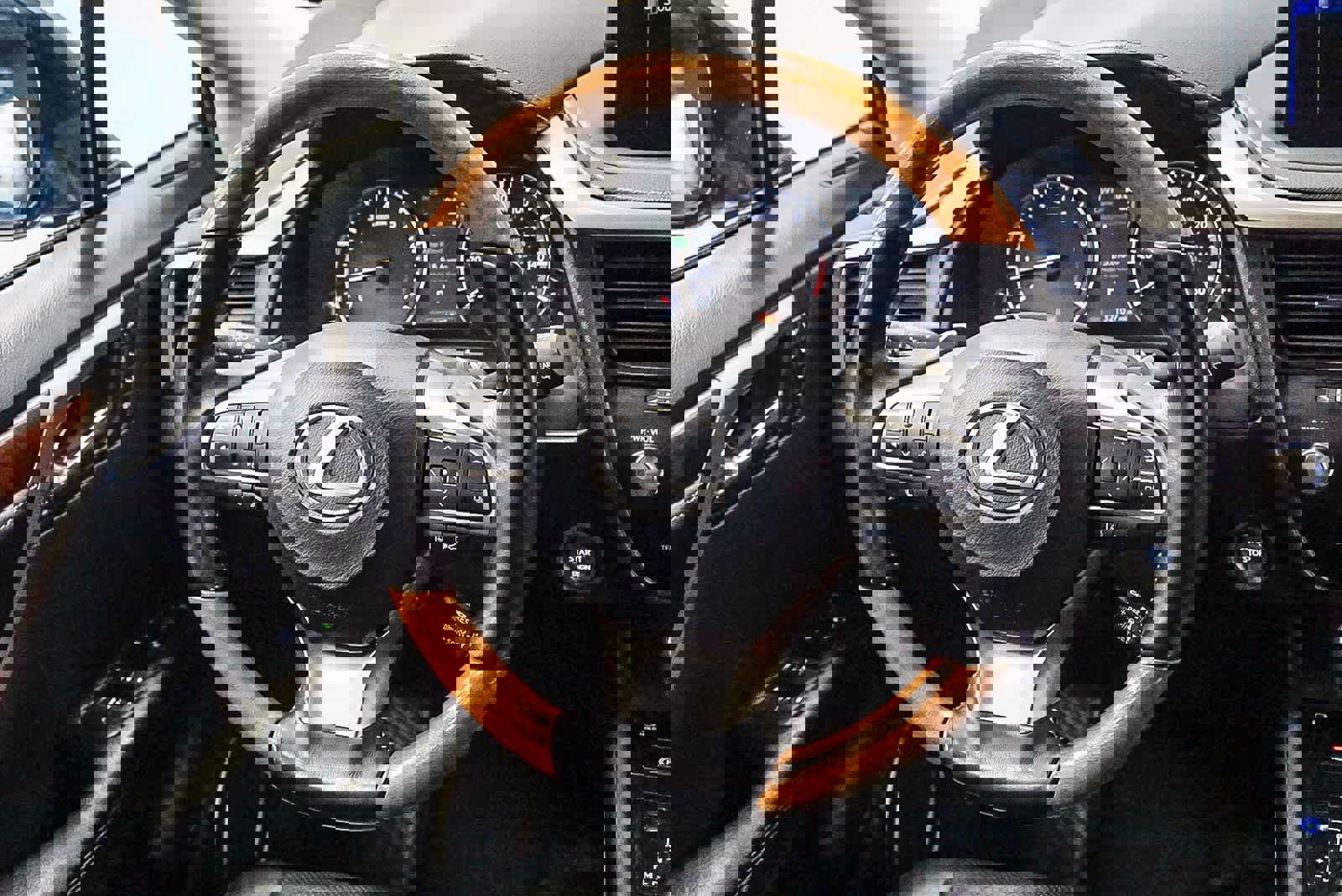 Certified 2020 Lexus RX 350L FWD w/ Premium Package image 16