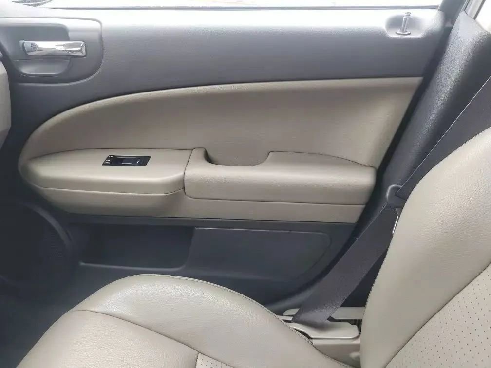 Used 2011 Dodge Caliber Uptown image 29