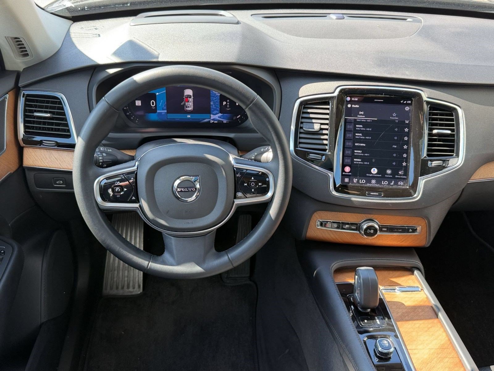 Certified 2023 Volvo XC90 B5 Plus w/ Protection Package Premier AWD/4WD image 28