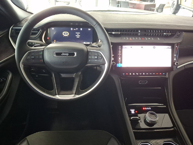 New 2026 Jeep Grand Cherokee Altitude AWD/4WD image 11