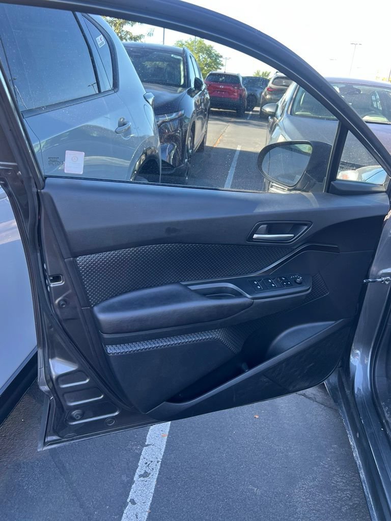 Used 2018 Toyota C-HR XLE FWD image 34
