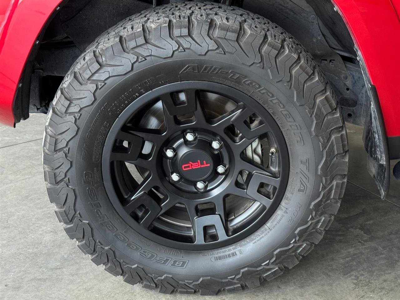 Used 2020 Toyota 4Runner TRD Off-Road Premium w/ Moonroof Package AWD/4WD image 38