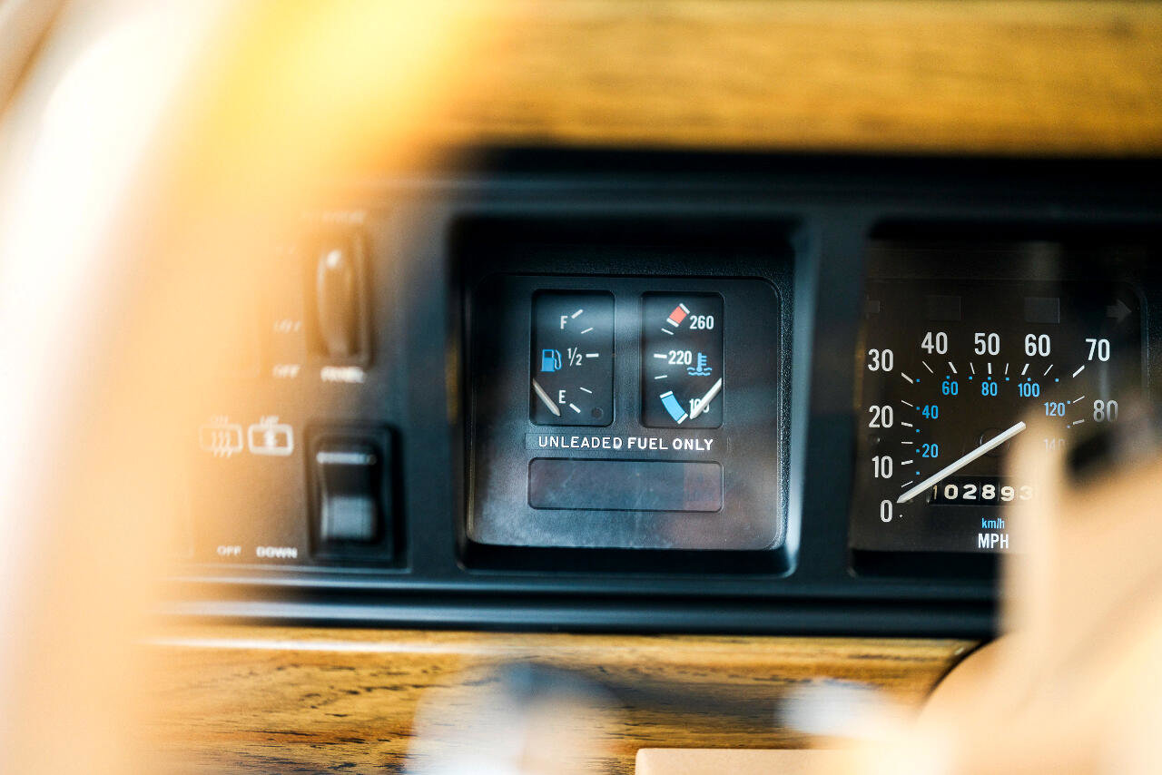 Used 1987 Jeep Grand Wagoneer image 53